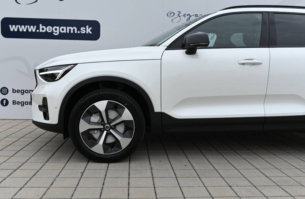 Volvo-XC40-B3-P-PLUS-MHEV-4
