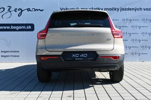 Volvo-XC40-B3-P-PLUS-MHEV-5