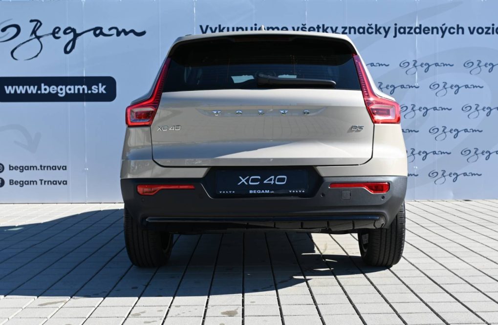 Volvo-XC40-B3-P-PLUS-MHEV-5