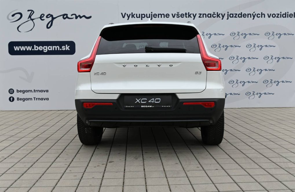 Volvo-XC40-B3-P-PLUS-MHEV-6