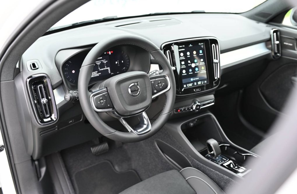 Volvo-XC40-B3-P-PLUS-MHEV-8