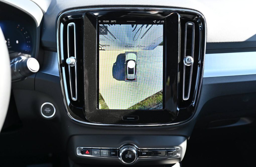 Volvo-XC40-B3-P-PLUS-MHEV-9