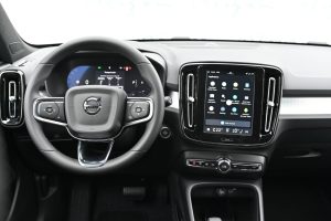 Volvo-XC40-B3-P-PLUS-MHEV-9