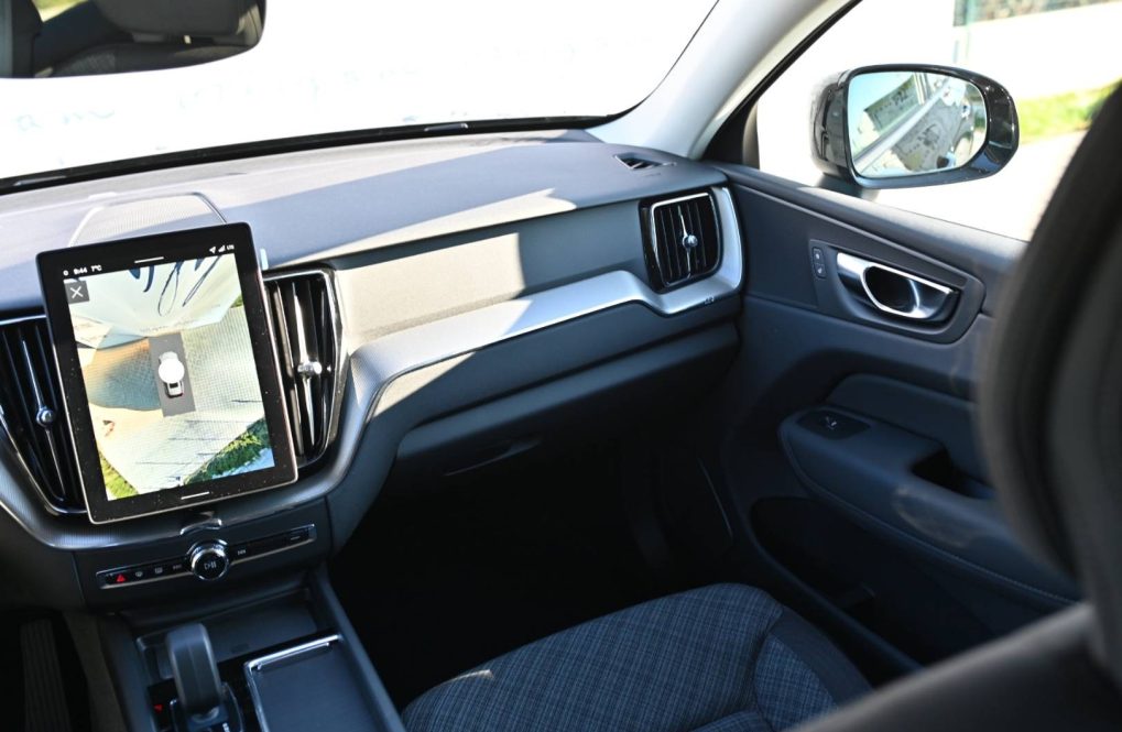 Volvo-XC60-B5-P-CORE-11