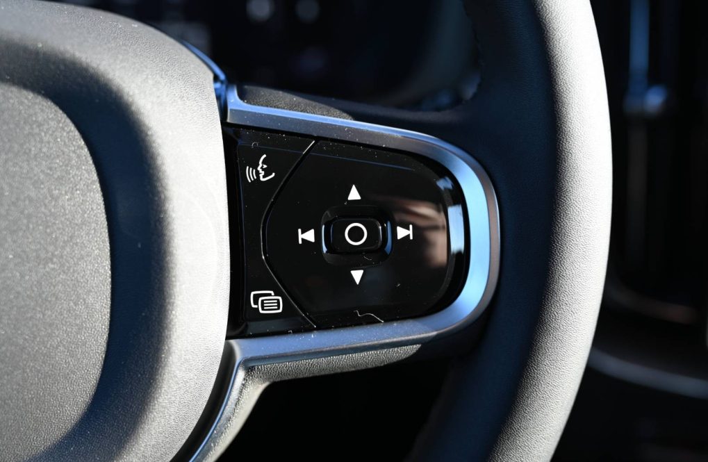Volvo-XC60-B5-P-CORE-24