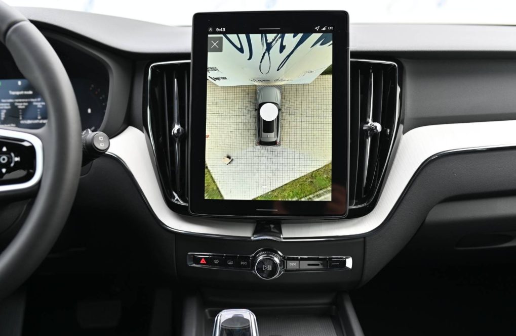 Volvo-XC60-B5-P-PLUS-10