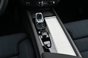 Volvo-XC60-B5-P-PLUS-12