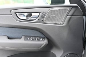 Volvo-XC60-B5-P-PLUS-16