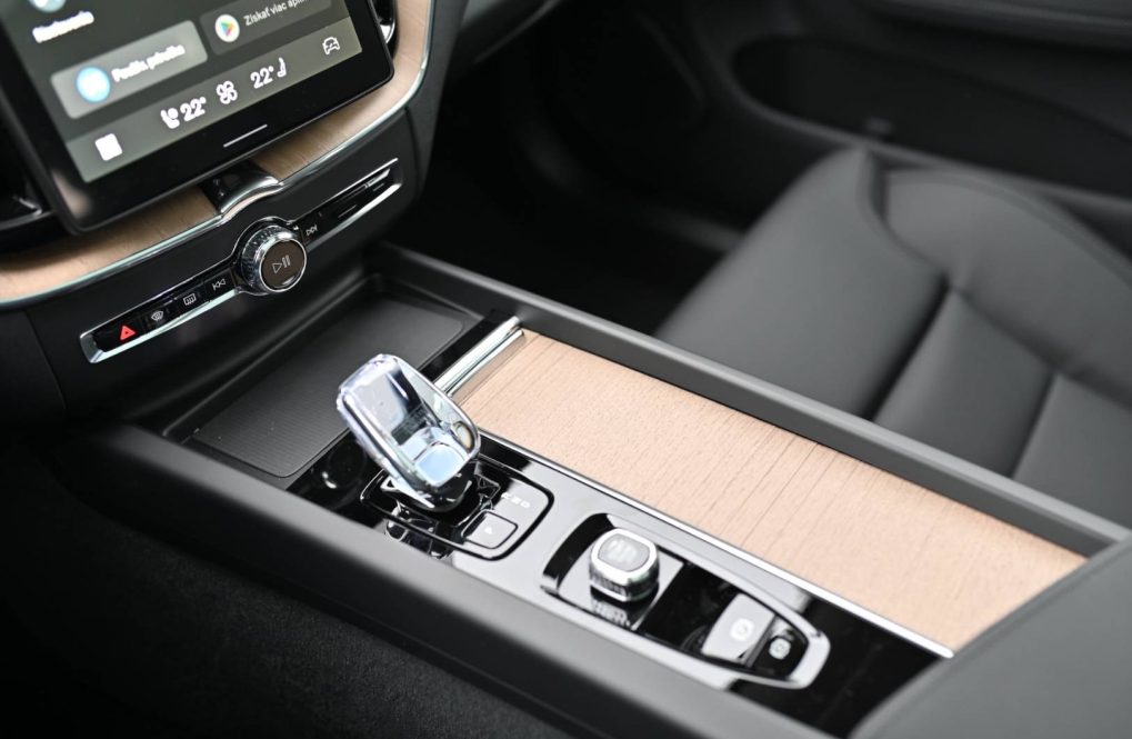 Volvo-XC60-B5-P-ULTRA-DARK-AWD-12