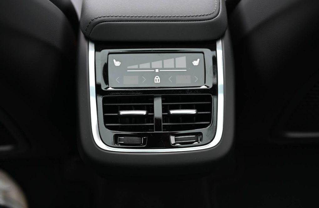 Volvo-XC60-B5-P-ULTRA-DARK-AWD-27