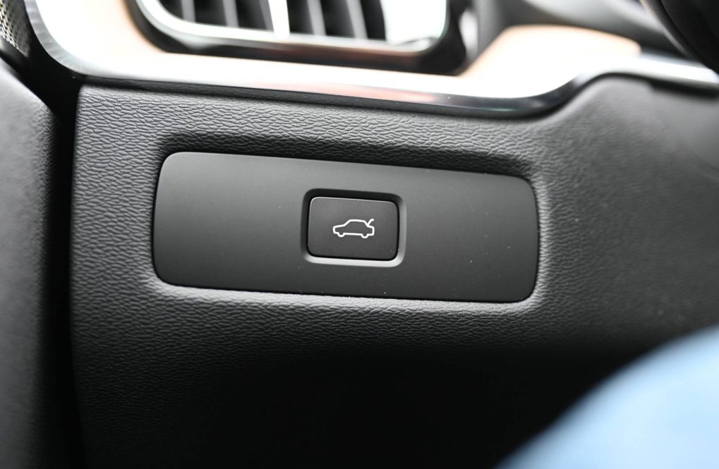Volvo-XC60-B5-P-ULTRA-DARK-AWD-30