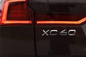 Volvo-XC60-B5-P-ULTRA-DARK-AWD-5