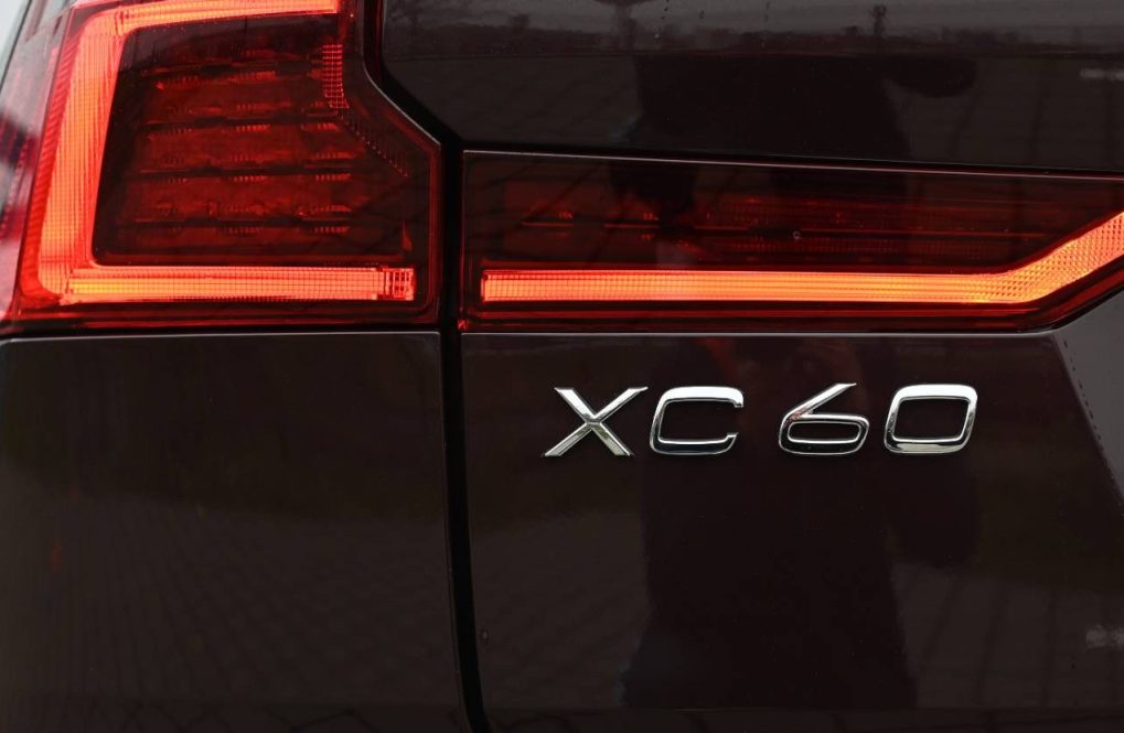 Volvo-XC60-B5-P-ULTRA-DARK-AWD-5