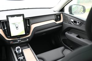 Volvo-XC60-B5-P-ULTRA-DARK-AWD-9