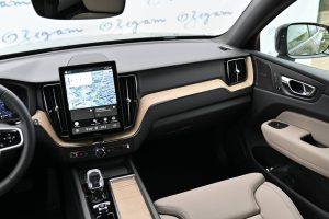 Volvo-XC60-T8-PHEV-PLUS-DARK-10