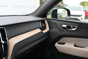 Volvo-XC60-T8-PHEV-PLUS-DARK-14