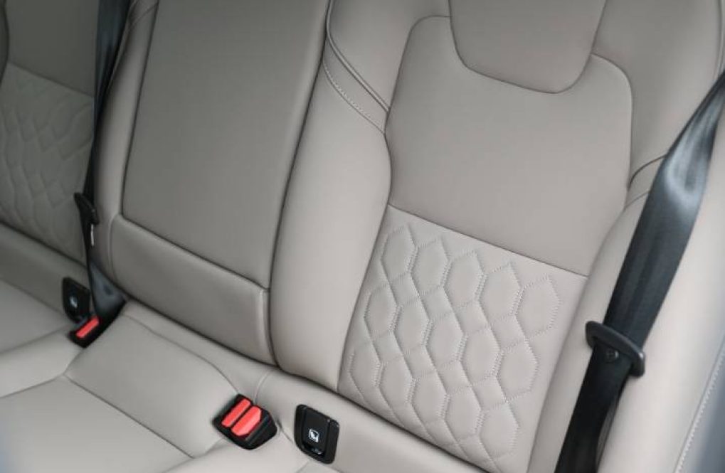 Volvo-XC60-T8-PHEV-PLUS-DARK-16