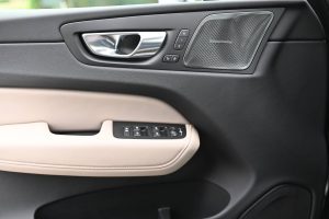 Volvo-XC60-T8-PHEV-PLUS-DARK-23