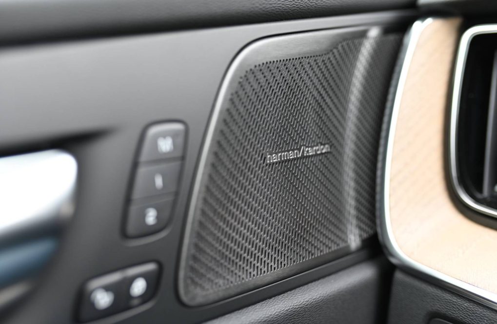 Volvo-XC60-T8-PHEV-PLUS-DARK-24