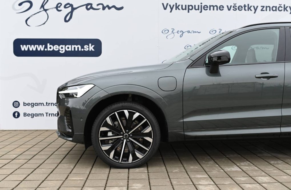 Volvo-XC60-T8-PHEV-PLUS-DARK-3
