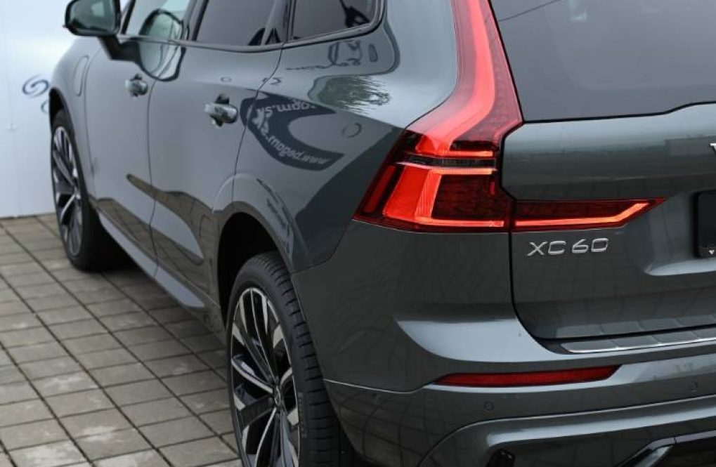 Volvo-XC60-T8-PHEV-PLUS-DARK-6