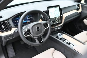Volvo-XC60-T8-PHEV-PLUS-DARK-7