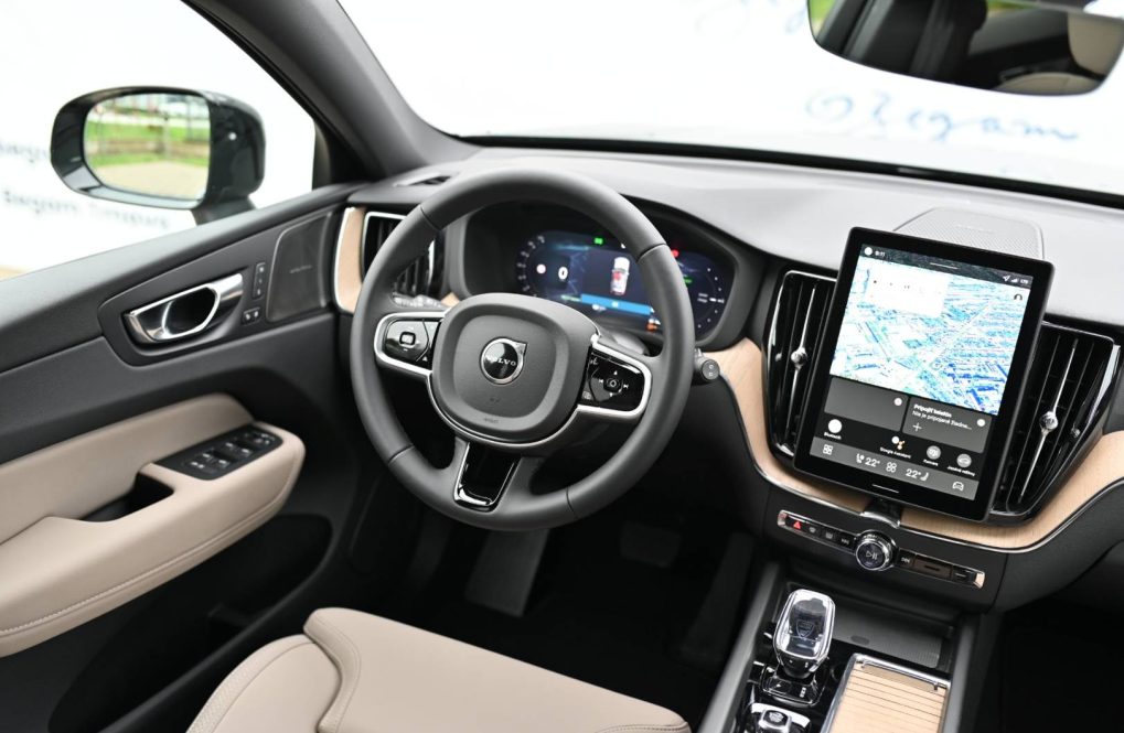 Volvo-XC60-T8-PHEV-PLUS-DARK-9
