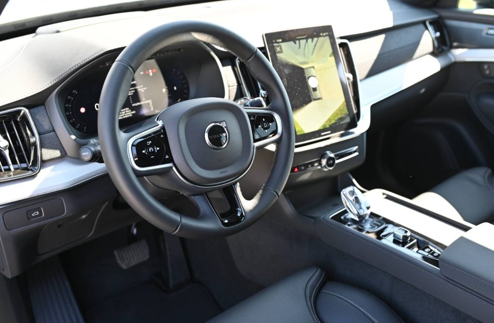 Volvo-XC90-B5-P-PLUS-Black-Edition-8
