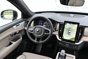 Volvo-XC90-T8-P-PHEV-ULTRA-Bright-11
