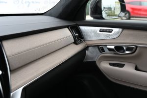 Volvo-XC90-T8-P-PHEV-ULTRA-Bright-22
