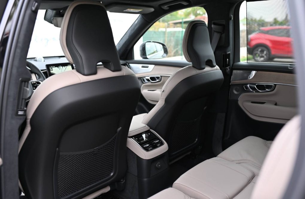 Volvo-XC90-T8-P-PHEV-ULTRA-Bright-29