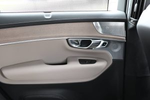 Volvo-XC90-T8-P-PHEV-ULTRA-Bright-30