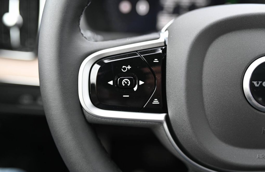 Volvo-XC90-T8-P-PHEV-ULTRA-Bright-34