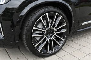 Volvo-XC90-T8-P-PHEV-ULTRA-Bright-7